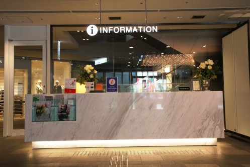  Inside view of OMOTESANDO HILLS Information Counter・Computer_2