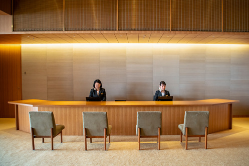 Reception desk of The Okura Tokyo Concierge・Computer_2