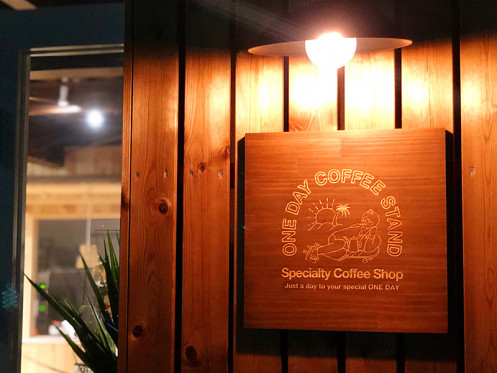 INA COUPE & ONE DAY COFFEE STAND外观2・电脑_4