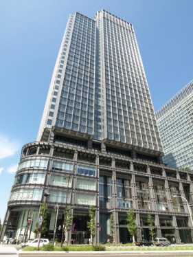 Exterior view of Shin-Marunouchi Building Information Counter