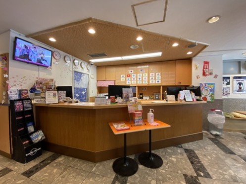 Reception desk of SAKURA HOTEL & RESTAURANT・CAFÉ IKEBUKURO・Computer_2